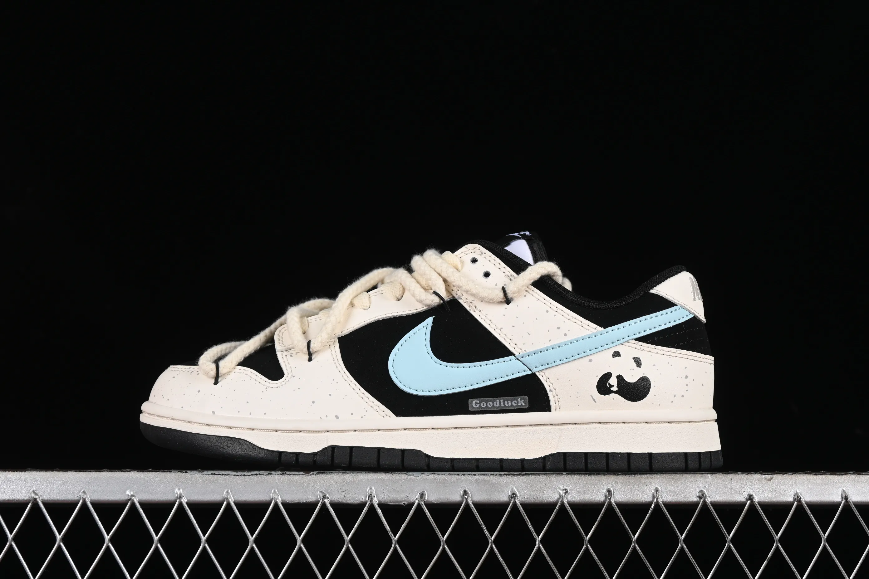 All categories Nk SB Dunk series Nk SB Dunk Low low-top sneakers Nk Dunk Low splash-ink old red panda dopamine blueberry SB strap low-top casual sneakers DD1391-100